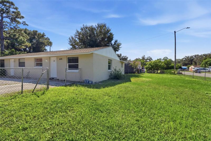 6116 10th St E, Bradenton, FL 34203