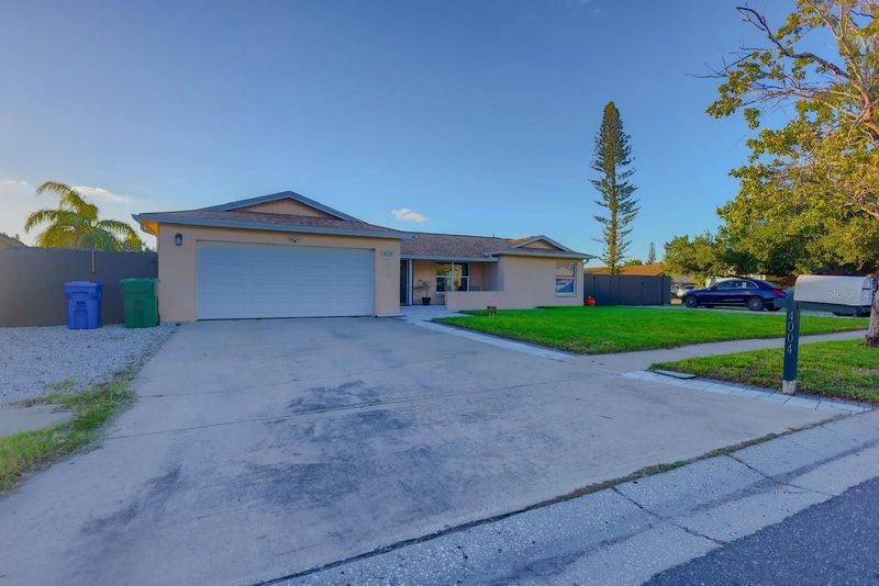 4004 Highland Ave W, Bradenton, FL 34205