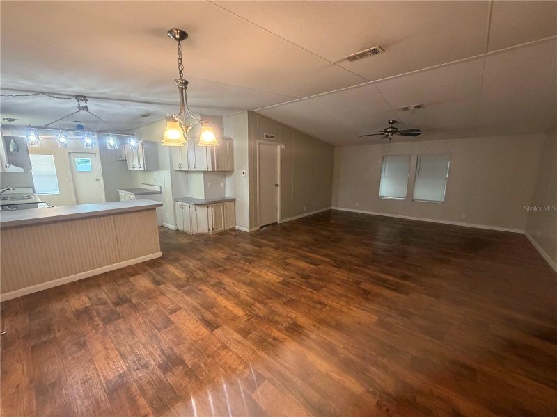 4909 Merrin Rd, Plant City, FL 33565