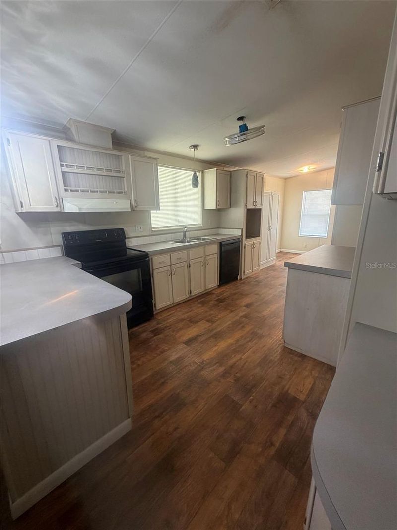 4909 Merrin Rd, Plant City, FL 33565