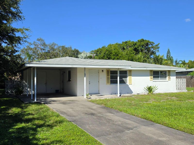 4612 58th St W, Bradenton, FL 34210