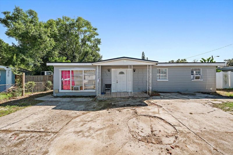 2922 Sample Loop, Tampa, FL 33619