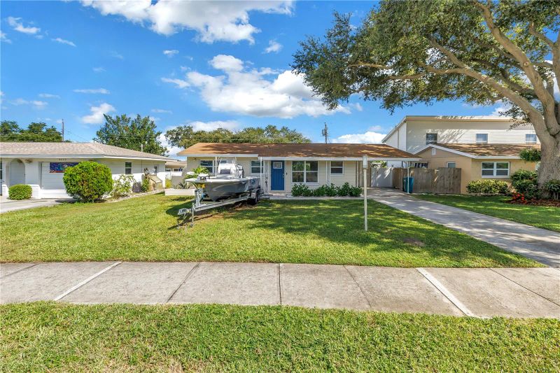 8001 Ridge Rd, Seminole, FL 33772