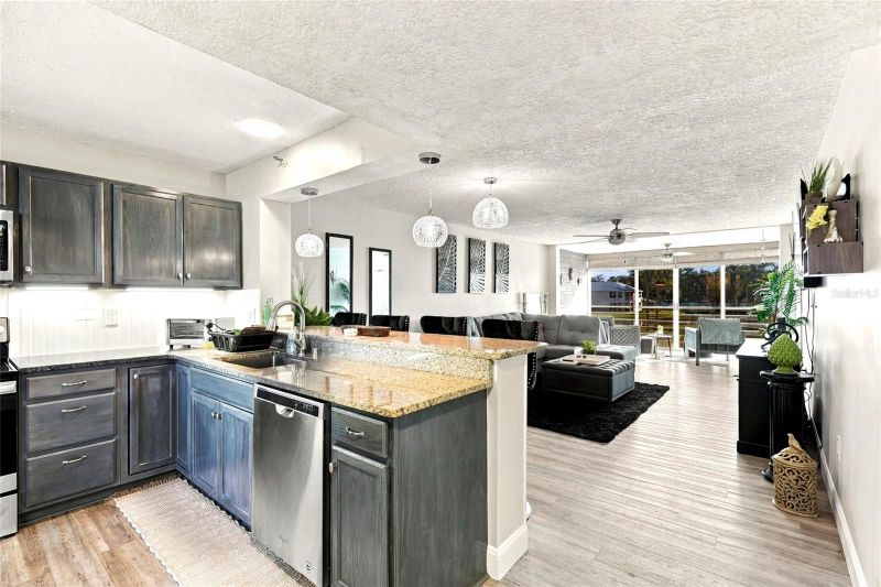 4530 Pinebrook Cir #206, Bradenton, FL 34209