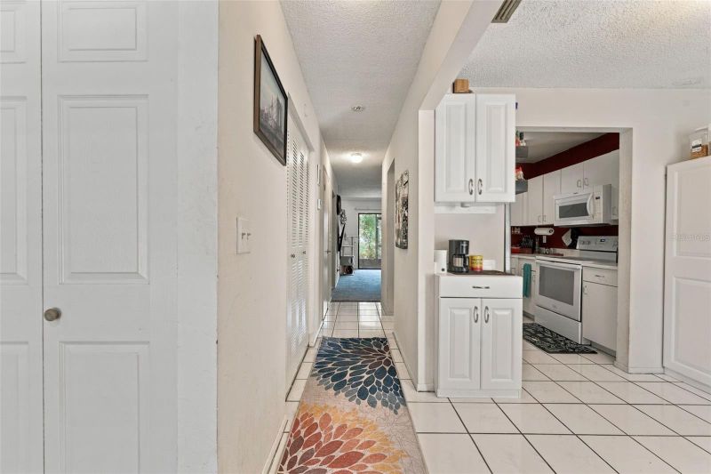 1446 Highland Ridge Cir, Brandon, FL 33510