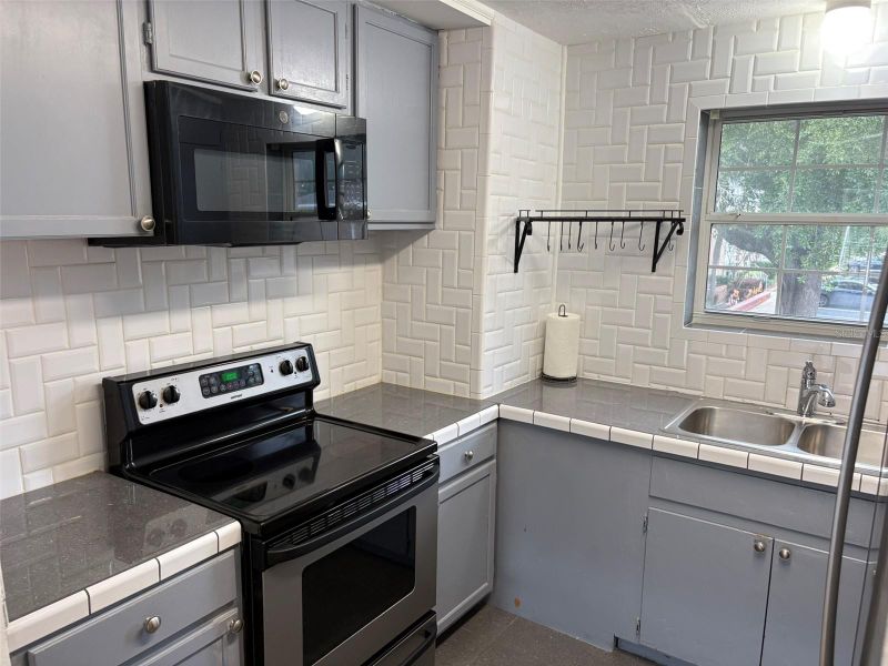 4322 Lake Underhill Rd #D, Orlando, FL 32803