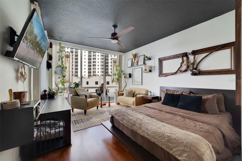322 E Central Blvd #811, Orlando, FL 32801