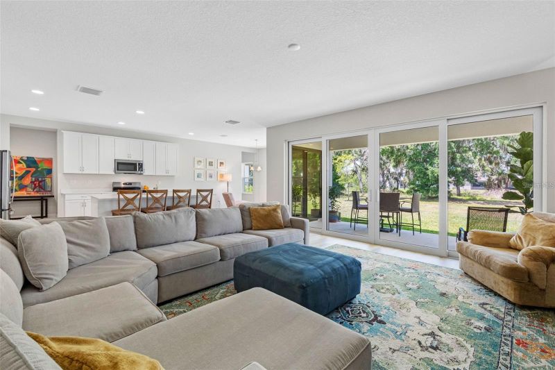 14868 Summer Branch Dr, Lithia, FL 33547