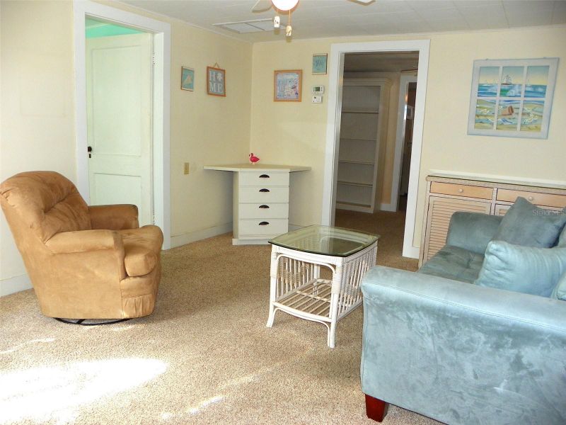 8 Plaza St E, Bradenton, FL 34208