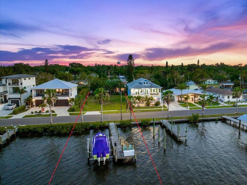 1910 Riverside Dr E, Bradenton, FL 34208