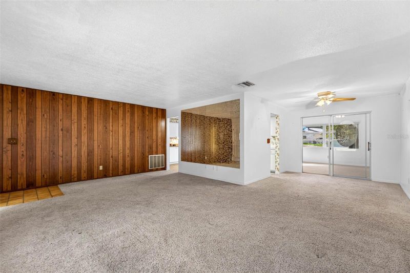 8779 143rd St, Seminole, FL 33776