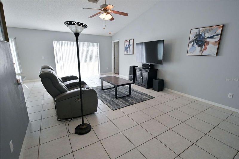 4680 56th Dr E, Bradenton, FL 34203