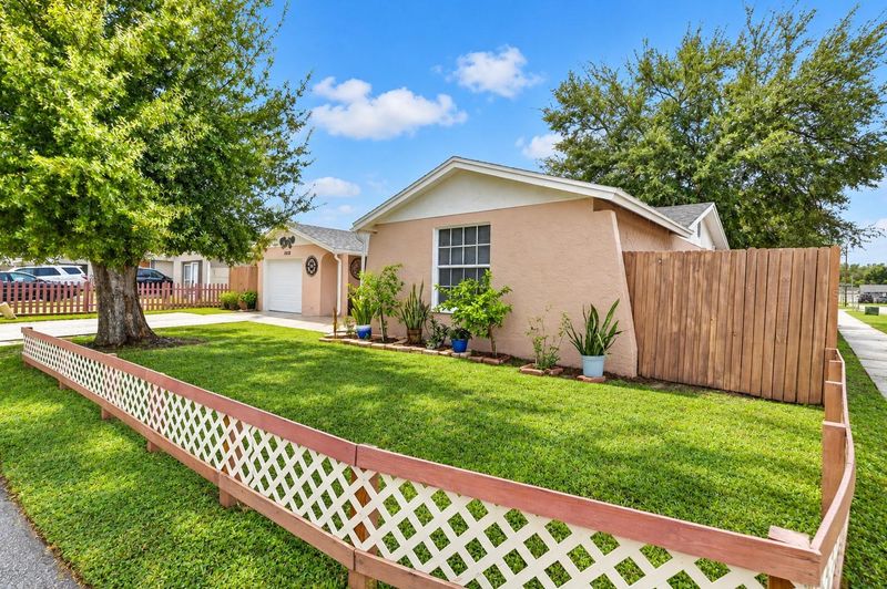 10110 Moores Mill Ct, Tampa, FL 33615