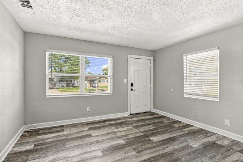 2834 Freemont Ter S, St Petersburg, FL 33712