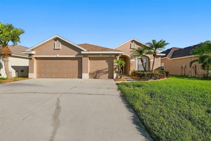 1822 Mira Lago Cir, Ruskin, FL 33570