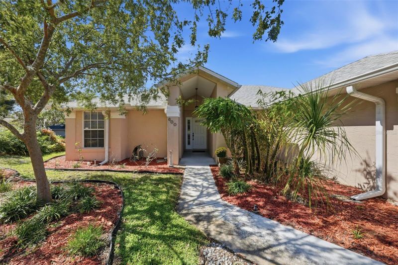 600 Huron Pl, Mount Dora, FL 32757