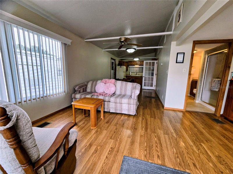 39326 Homecrest Dr, Zephyrhills, FL 33542