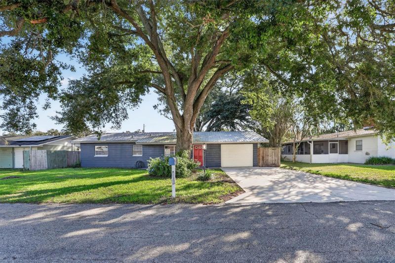 5848 Cypress St, Zephyrhills, FL 33542