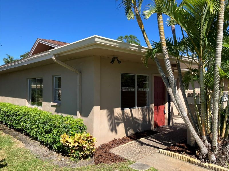 2460 Laurelwood Dr #E, Clearwater, FL 33763