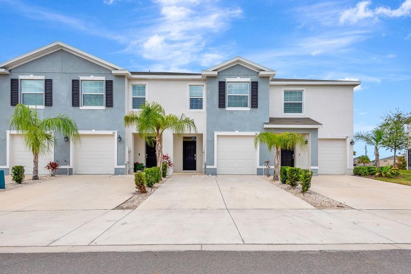 136 Mangrove Shade Cir, Apollo Beach, FL 33572