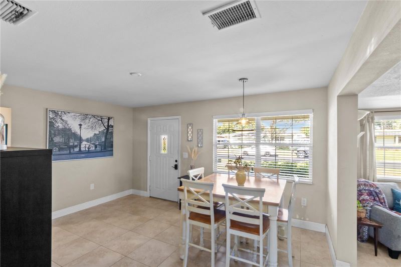 4704 W Bay Ave, Tampa, FL 33616