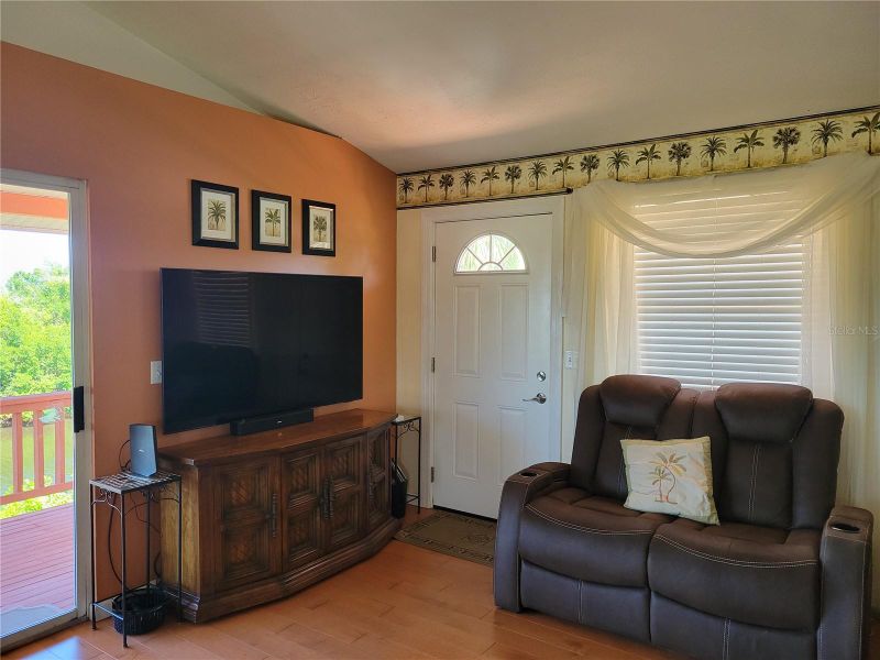3301 W Shell Point Rd, Ruskin, FL 33570