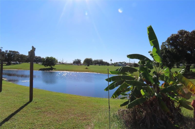 910 El Rancho Dr, Sun City Center, FL 33573