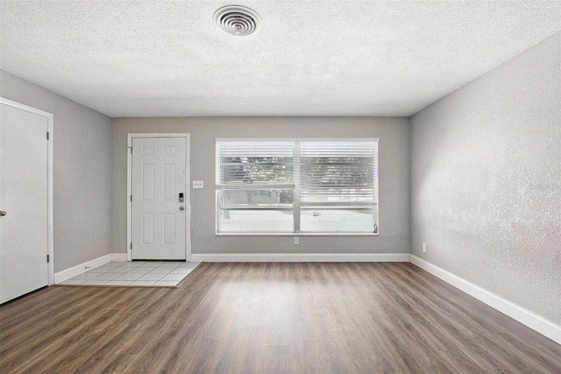 5795 Hillside St, Seminole, FL 33772