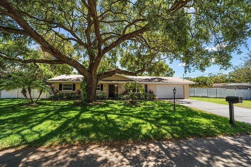 1980 1st Ave SE, Largo, FL 33771