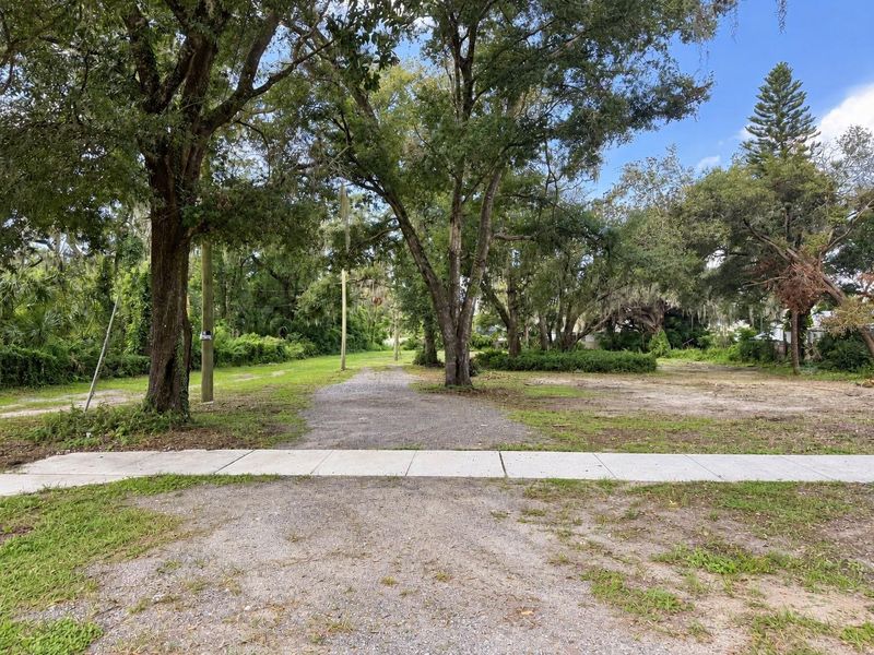 9703 Carr Rd, Riverview, FL 33569