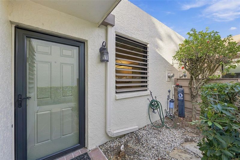 710 Oakview Dr, Bradenton, FL 34210