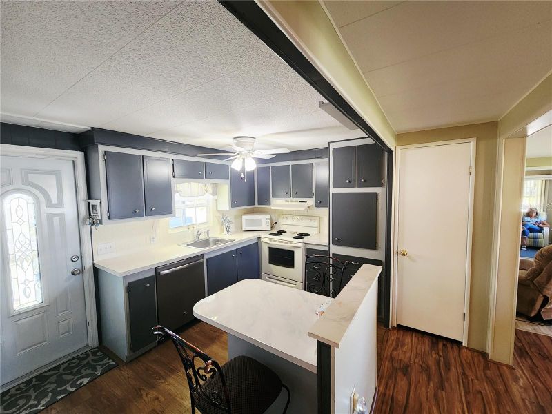 808 53rd Ave E #7, Bradenton, FL 34203