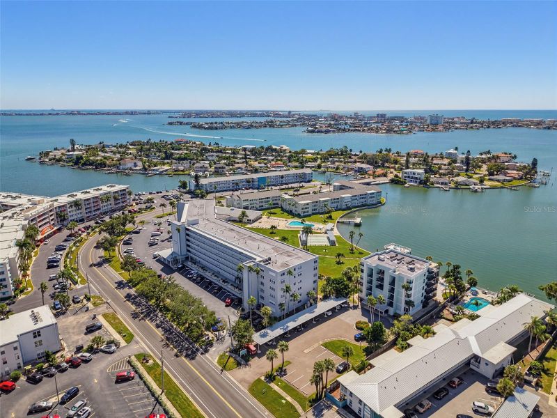 1868 Shore Dr S #511, South Pasadena, FL 33707