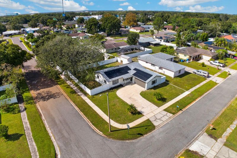 1002 Winchester Ct, Brandon, FL 33510