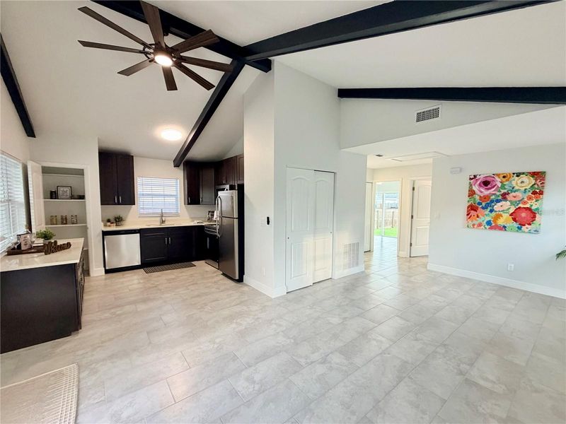 4050 53rd Ave N, St Petersburg, FL 33714