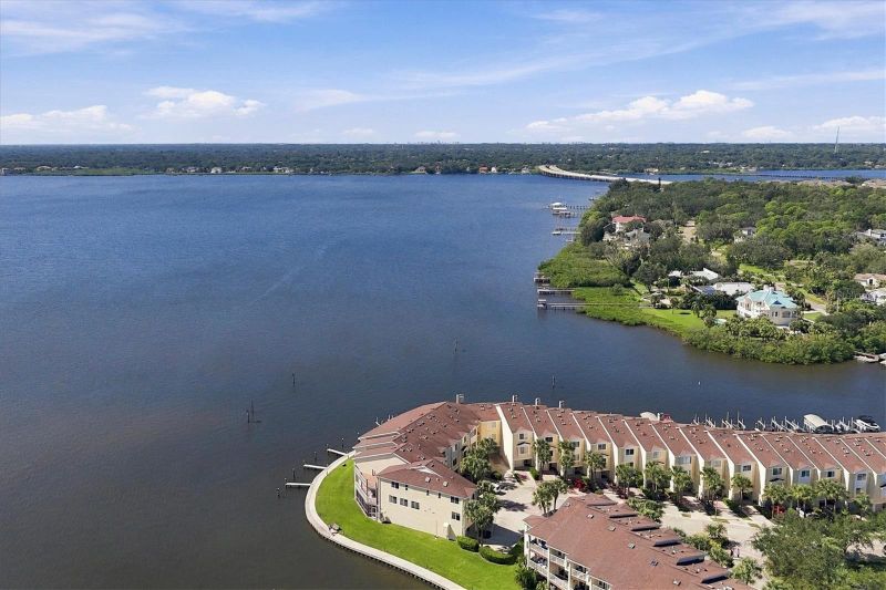 131 Brent Cir, Oldsmar, FL 34677