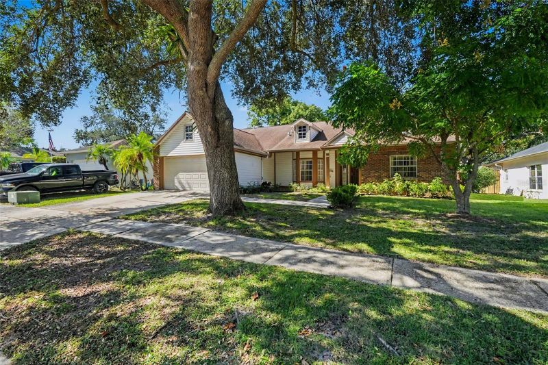 833 Greenbelt Cir, Brandon, FL 33510