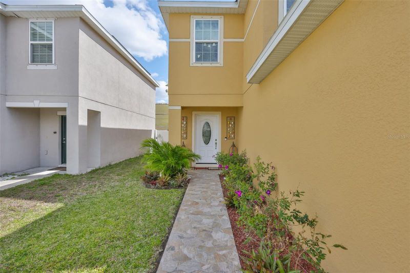 14430 Haddon Mist Dr, Wimauma, FL 33598