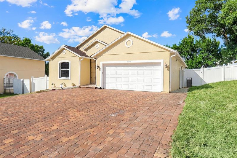 1650 Lamplighter Way, Orlando, FL 32818
