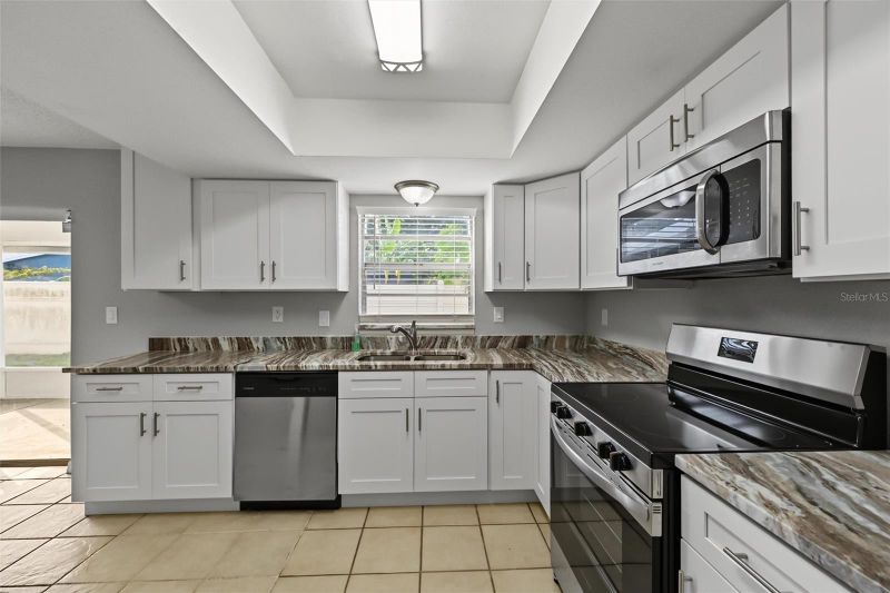 230 Maple Ave, Palm Harbor, FL 34684