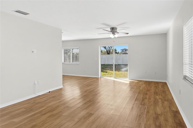 10805 Summerton Dr, Riverview, FL 33579