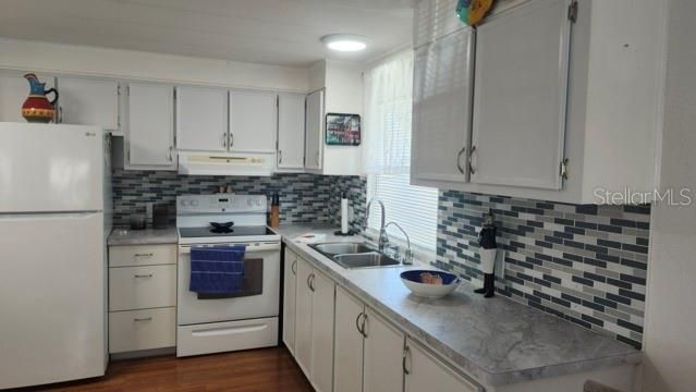 1414 21st Avenue Dr W, Bradenton, FL 34205