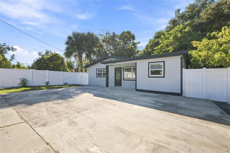 3720 N Garrison St, Tampa, FL 33619