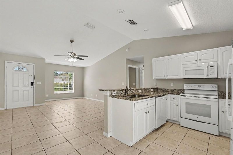5233 Bogdonoff Dr, Seffner, FL 33584