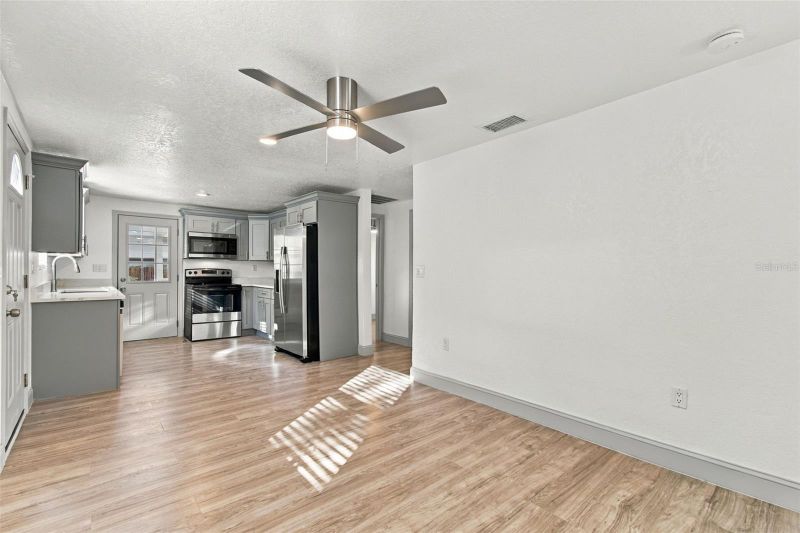2110 E Ellicott St, Tampa, FL 33610