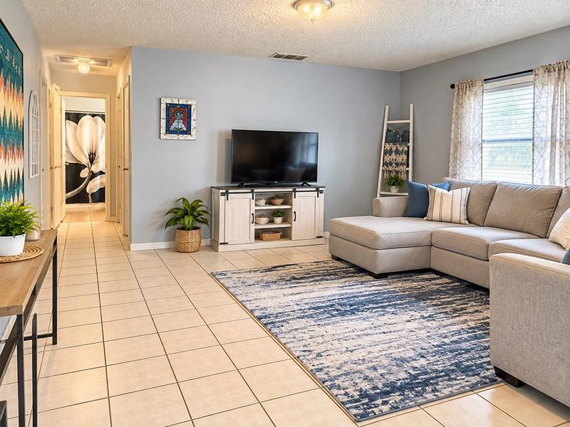 4829 16th St, Zephyrhills, FL 33542