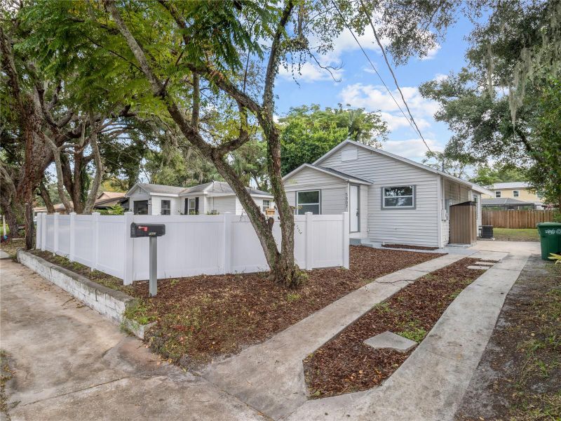5907 N 15th St, Tampa, FL 33610