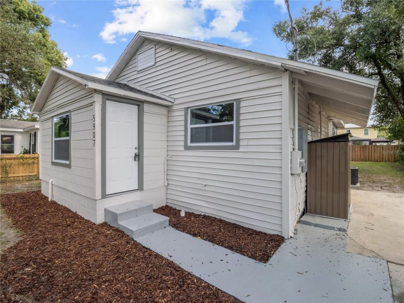 5907 N 15th St, Tampa, FL 33610