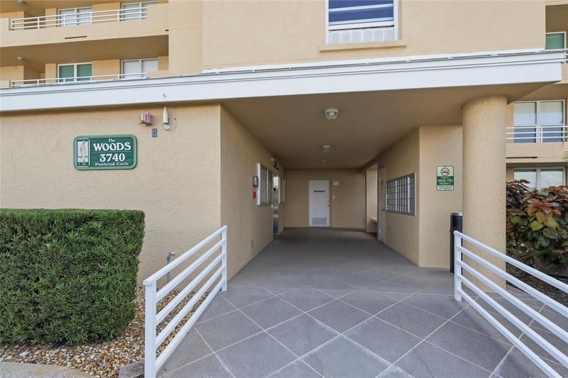 3740 Pinebrook Cir #104, Bradenton, FL 34209