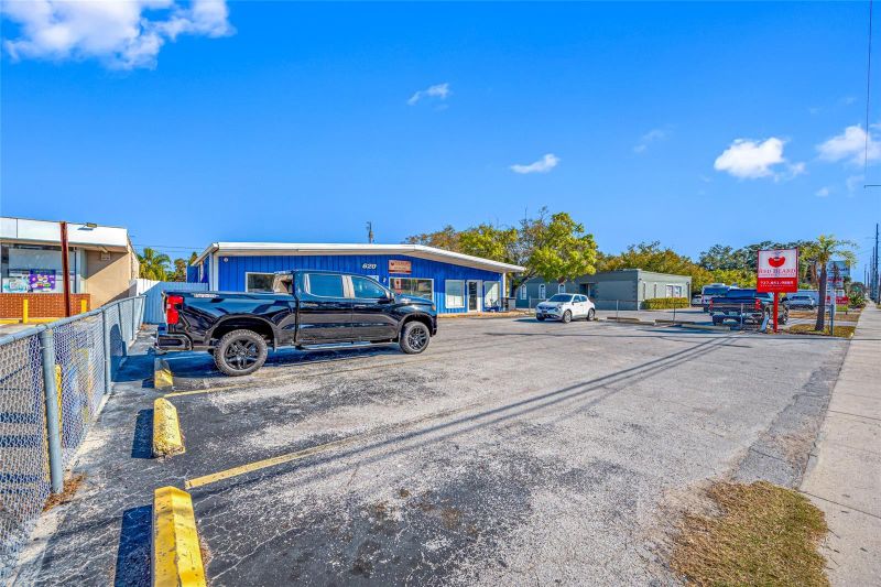 620 Union St, Dunedin, FL 34698